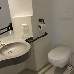 Hotel First Paris Sud 2*