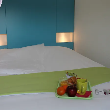First Paris Sud Hotel 2*