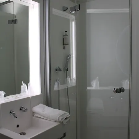 First Paris Sud 2* Les Ulis