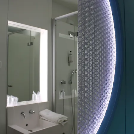 Hotel First Paris Sud