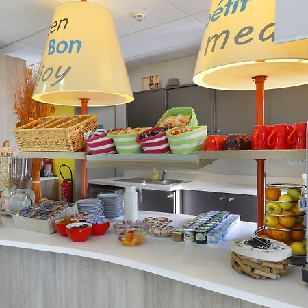 First Paris Sud Hotel 2*