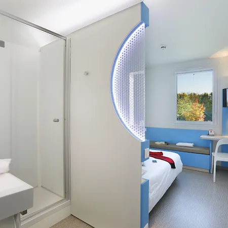 First Paris Sud Les Ulis