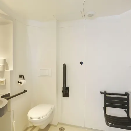 First Paris Sud Les Ulis