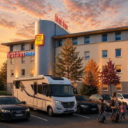 호텔 First Paris Sud