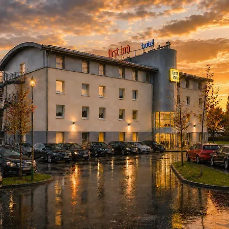 Hotel First Paris Sud 2*