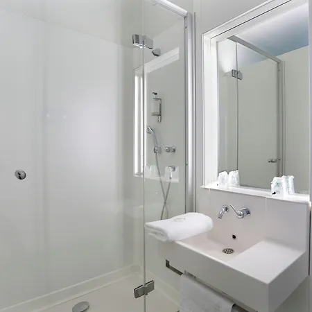 First Paris Sud Hotel 2*