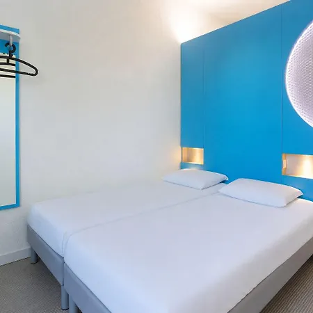 Hotel First Paris Sud
