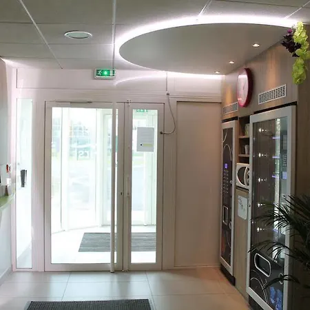 First Paris Sud Hotel