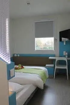 Hotel First Paris Sud