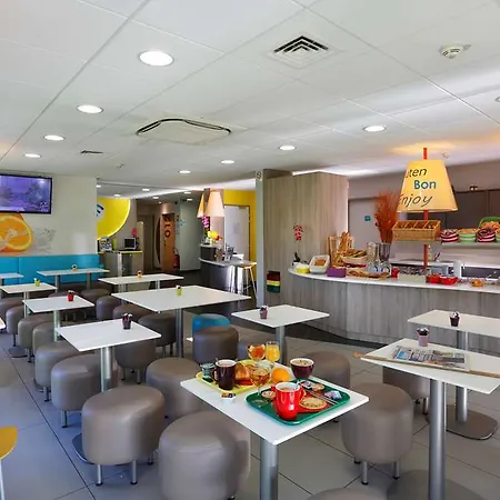 Hotel First Paris Sud