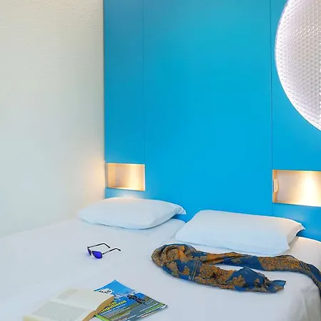 Hotel First Paris Sud