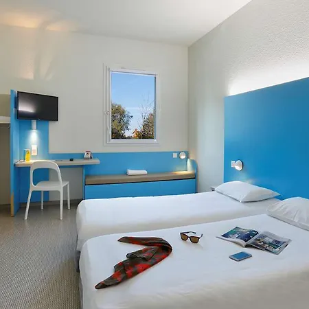 Hotel First Paris Sud
