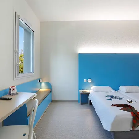 First Paris Sud Hotel