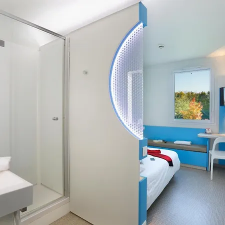 Hotel First Paris Sud