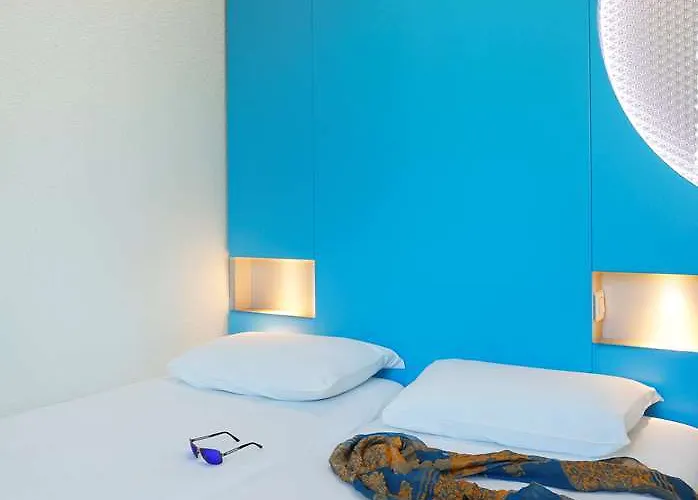 Hotel First Paris Sud