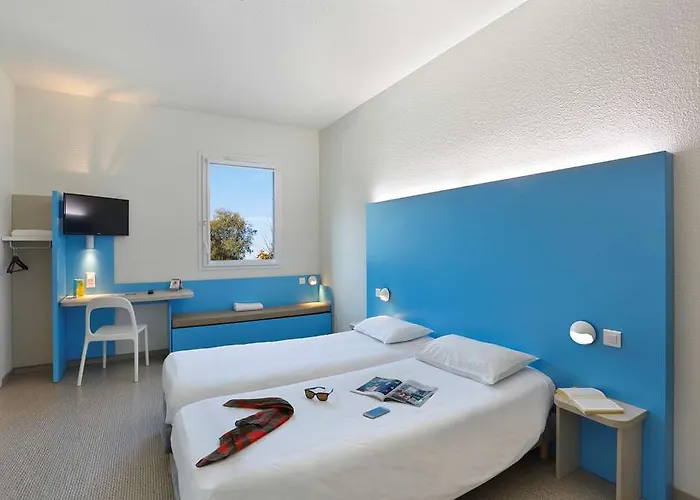 Hotel First Paris Sud 2*